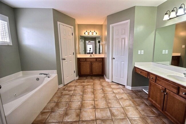 Building Photo - 4760 Denali Park Dr