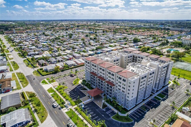 Foto del edificio - 400 NW 112th Ave