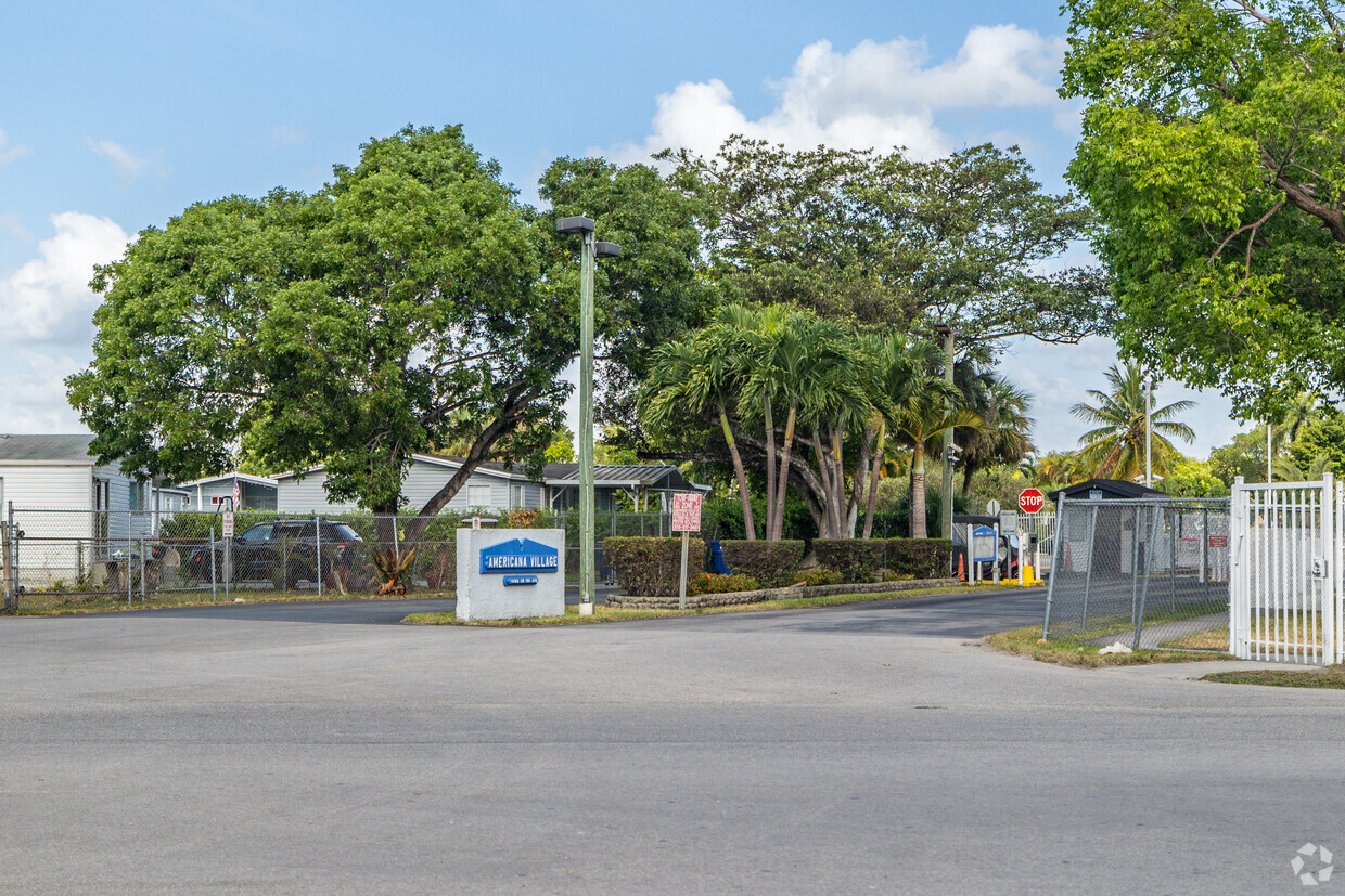 Entrance - Americana Village Condominiums