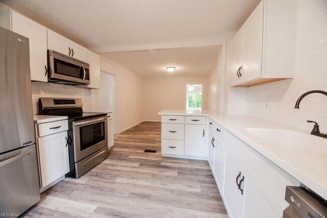 Building Photo - 1104 Windermere Dr