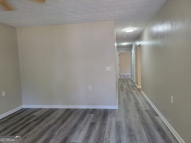 Foto del edificio - 88 Holly Rd NW