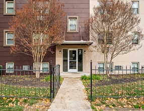 Building Photo - Greene Manor Apartments