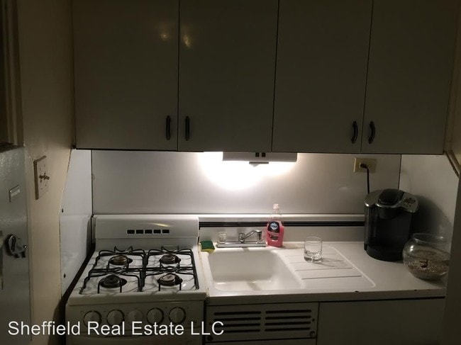 Building Photo - 1 br, 1 bath Apartment - 5327 Ashby #5