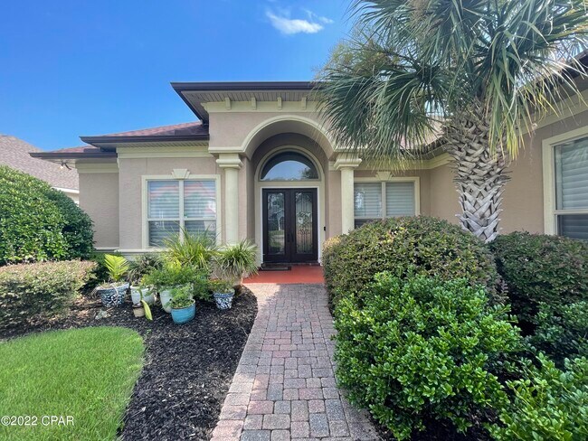 Building Photo - 148 Hombre Cir