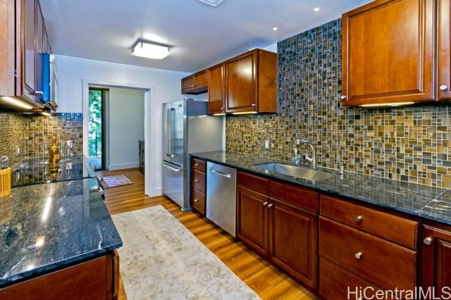 Building Photo - 4999 Kahala Ave