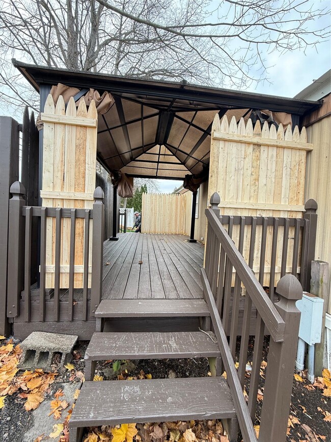 Foto del edificio - 349 W Main St