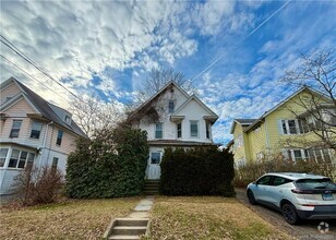 Building Photo - 63 Oakwood Ave