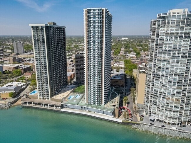 Foto del edificio - 6033 N Sheridan Rd