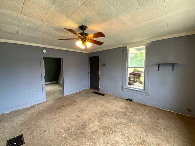 Building Photo - 1102 N Bowman Ave