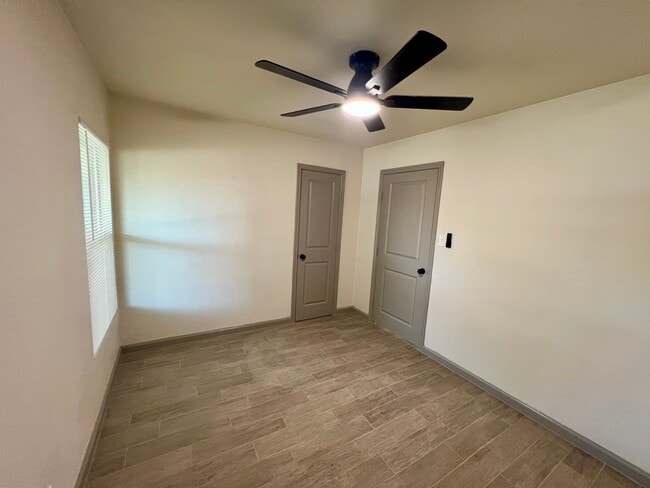 Foto del edificio - 1505 Maple Dr