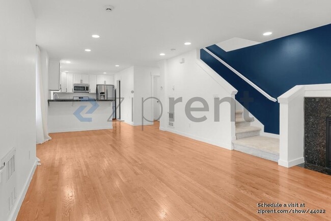 Building Photo - 10544 Midvale Ave N