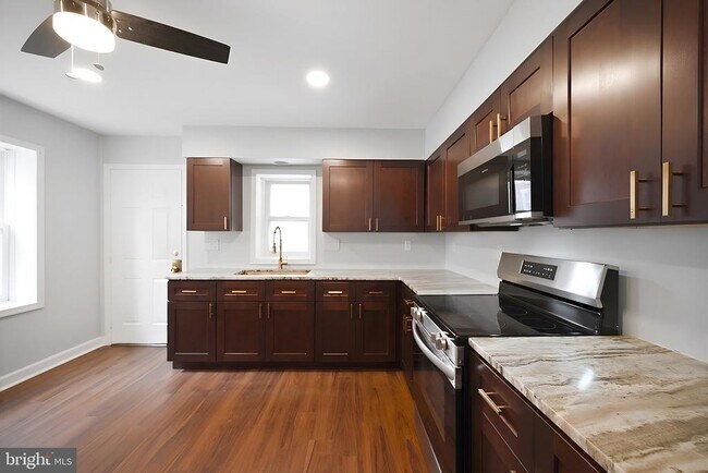 Foto del edificio - 74 N 18th St