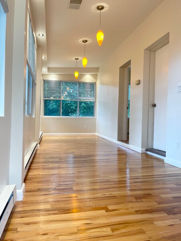 Bedroom - 20 Boylston St