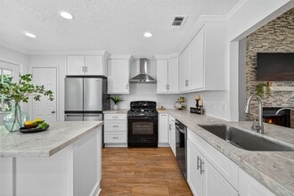Building Photo - 5323 Windsong Trail