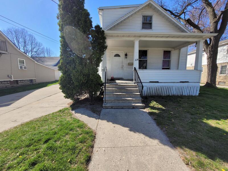 Primary Photo - 224 S Clay St