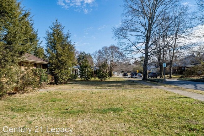 Building Photo - 1 br, 1 bath House - 830 W Pine St
