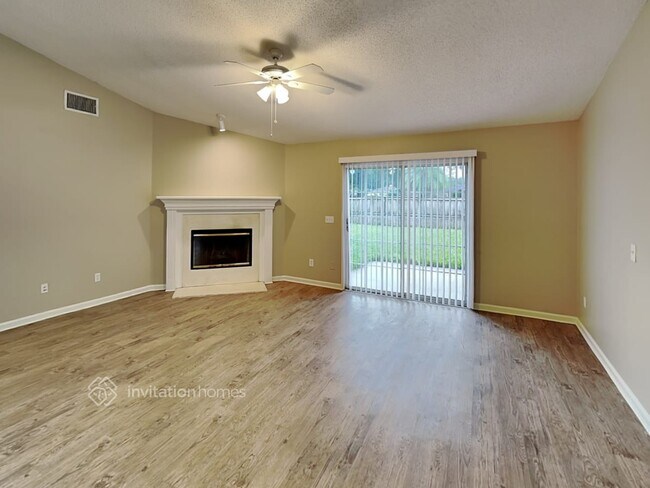 Building Photo - 3618 Pond Ridge Ct E