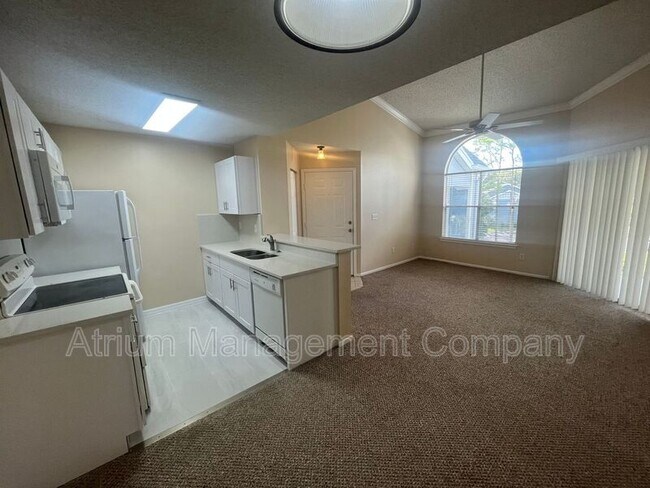 Foto del edificio - 2561 Grassy Point Dr