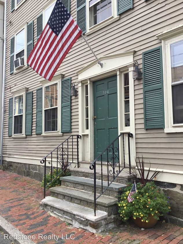 Primary Photo - 204 Washington St