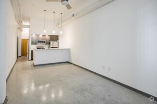 Building Photo - 1809 E Franklin St