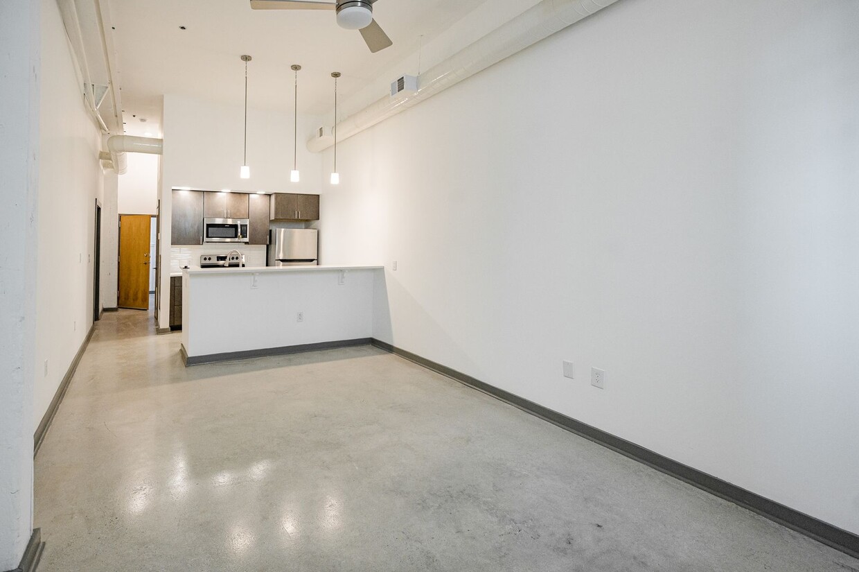 Primary Photo - Downstairs One Bedroom Flat with Washer & ...