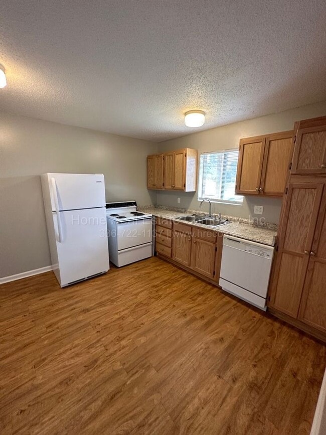 Foto del edificio - 1000 Salisbury St