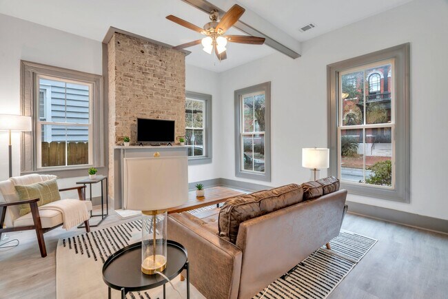 Foto del edificio - 413 E Anderson St