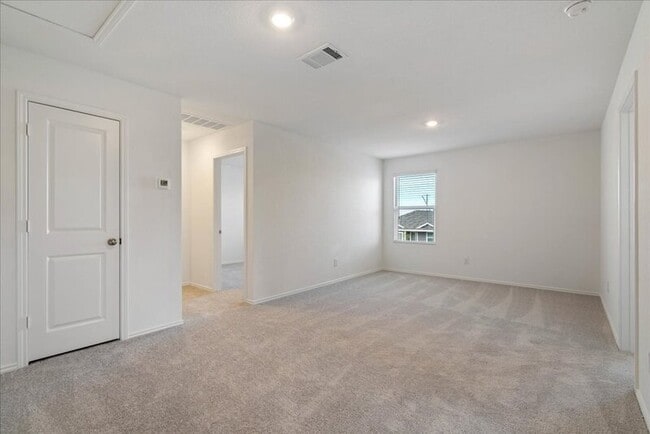 Building Photo - 152 Ghost Stories Wy