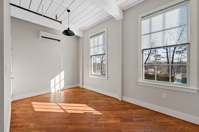 Building Photo - 34 Tremaine St