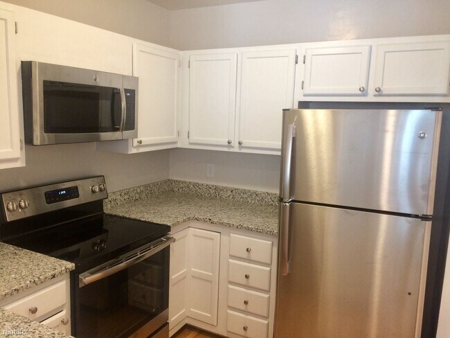 Building Photo - 2 br, 2 bath House - 239-301 New Bern Place