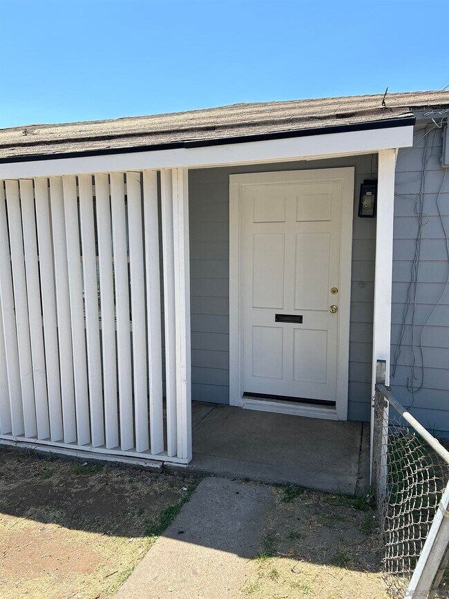 Foto del edificio - 7041 Stanford Ave