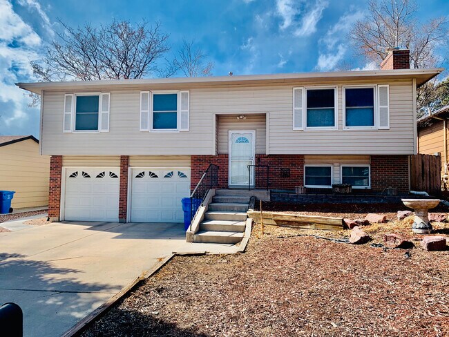 Frente de la casa - 5170 Saddle Dr