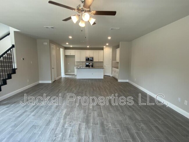 Building Photo - 801 Ponds Edge Ln