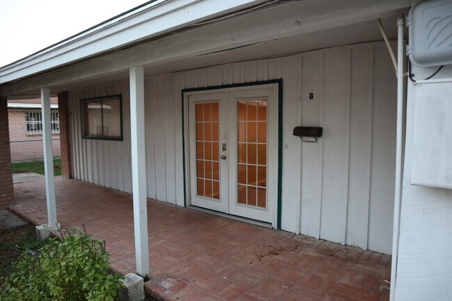 Foto del edificio - 818 Walnut Ave