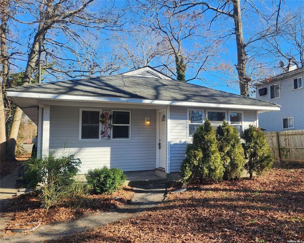 279 Cypress Dr, Mastic Beach, NY 11951 House Rental in Mastic Beach