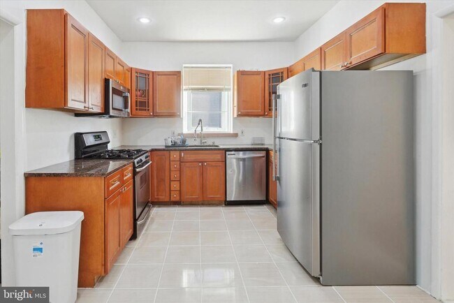 Foto del edificio - 7033 Sherwood Rd