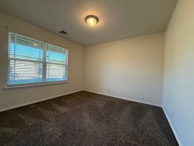 Foto del edificio - FOR LEASE | Jenks Home | 4 Bed, 2.5 Bath $...