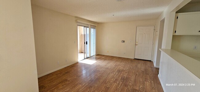 Foto del edificio - Las Palmas Down Stairs Condo in Gated Comm...