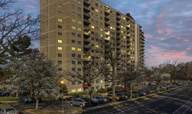 Building Photo - 2500 N Van Dorn St