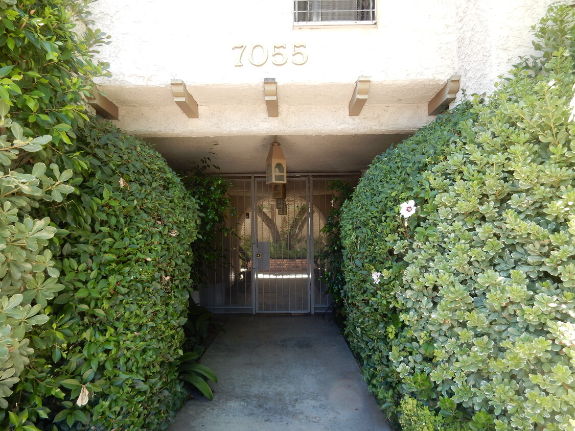 Foto principal - 7055 Etiwanda Ave