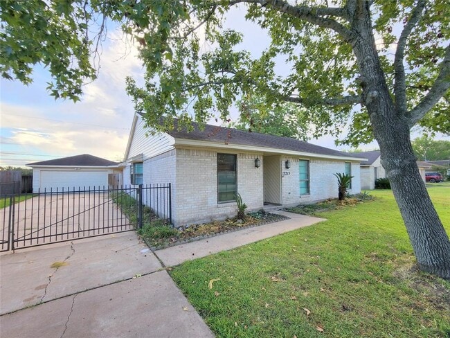 Building Photo - 13215 Frank Ln