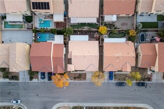 Building Photo - 7423 Cleghorn Canyon Way