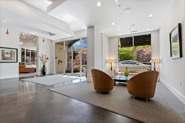 Foto del edificio - 870 Inman Vlg Pkwy NE