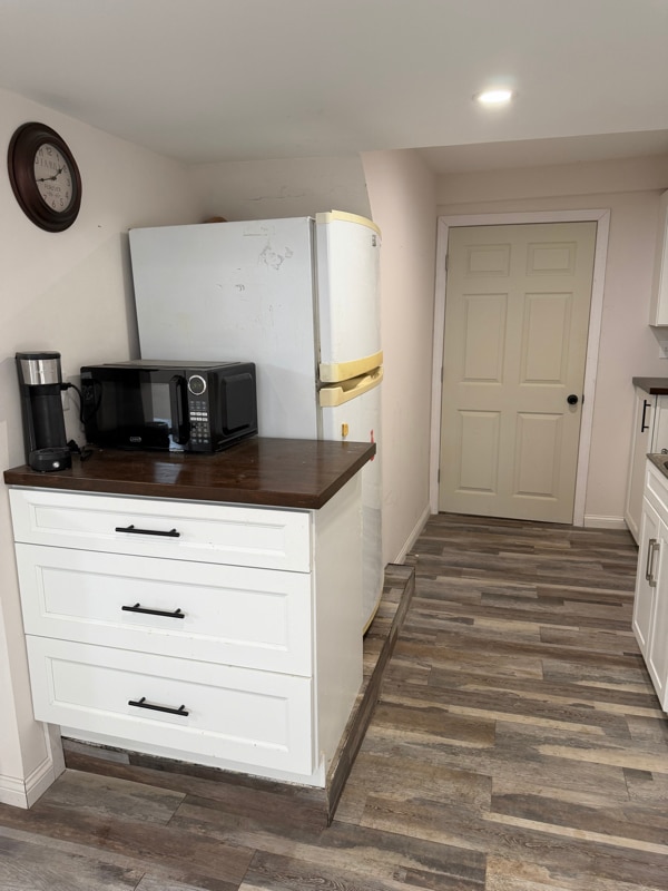 Building Photo - 89 Monroe St