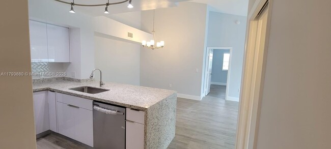 Foto del edificio - 677 SW 111th Ave
