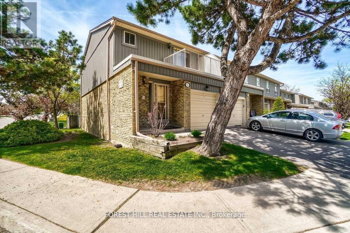 Photo principale - 60-60 Hanson Rd