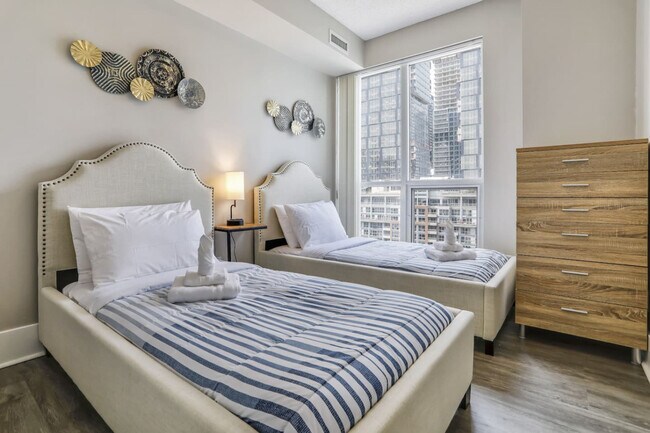 Building Photo - 300 Front St W