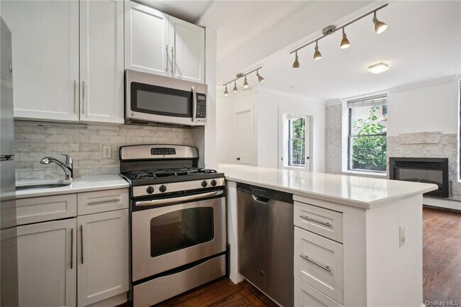 Building Photo - 118 W 112th St