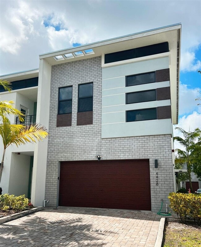 Foto del edificio - 4428 NW 9th St.