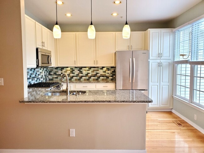 Building Photo - 705 Rolling Fields Way